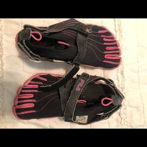 Fila 5 finger toe shoes